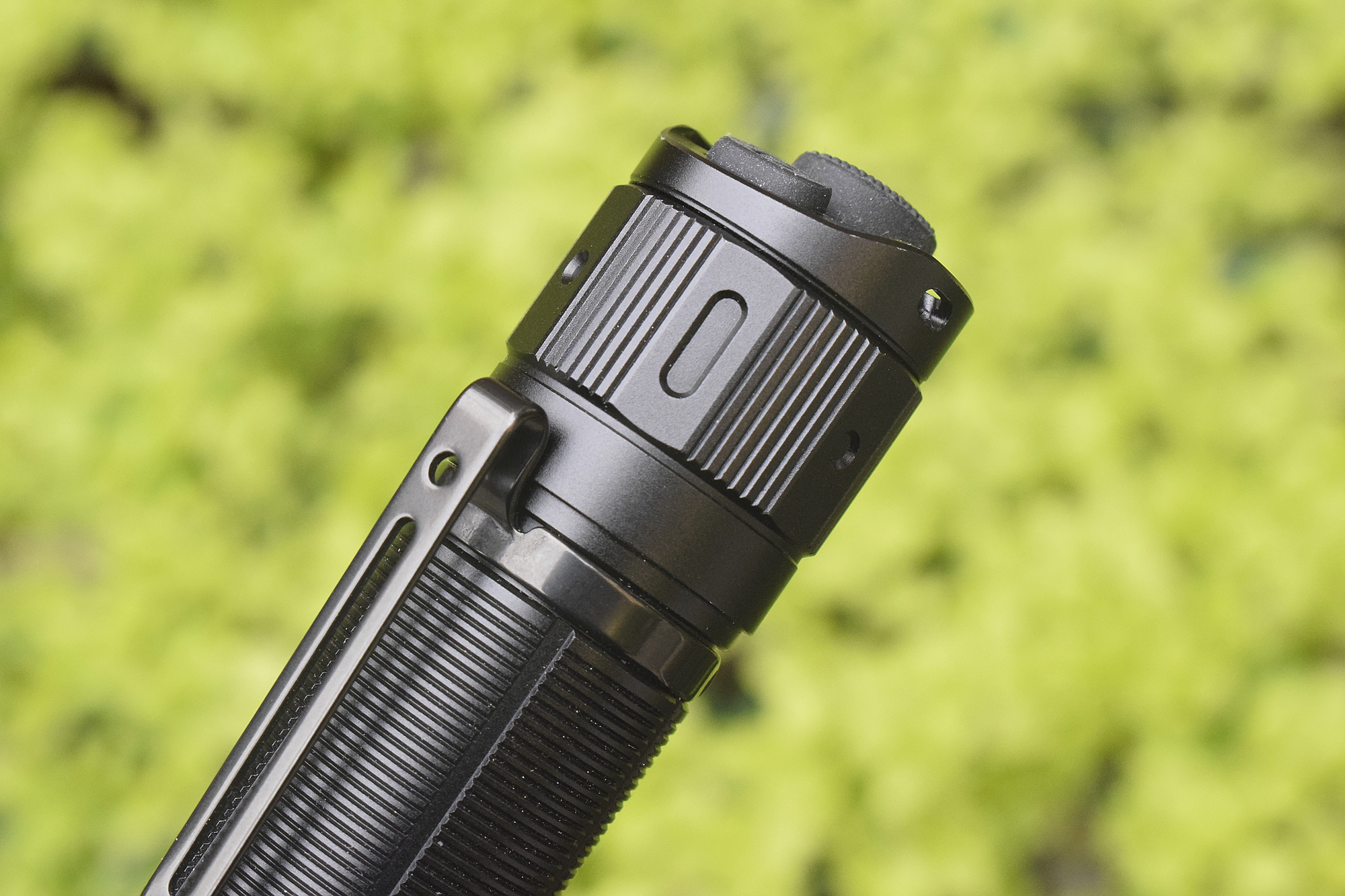 性能强悍再升级，Fenix菲尼克斯TK20RV2.0战术手电体验