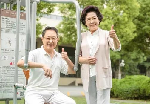 人老以后，切记这两种营养跟上，增强抵抗力，轻松活到八九十岁！