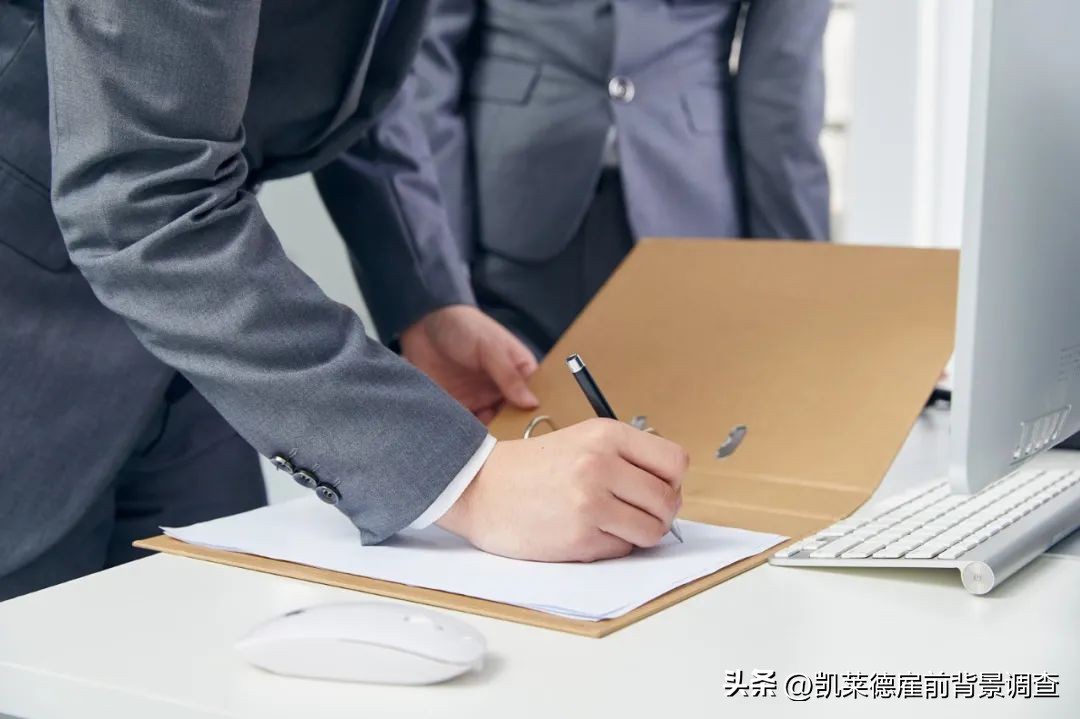 单位开收入证明的法律责任,公司出假收入证明负法律责任吗