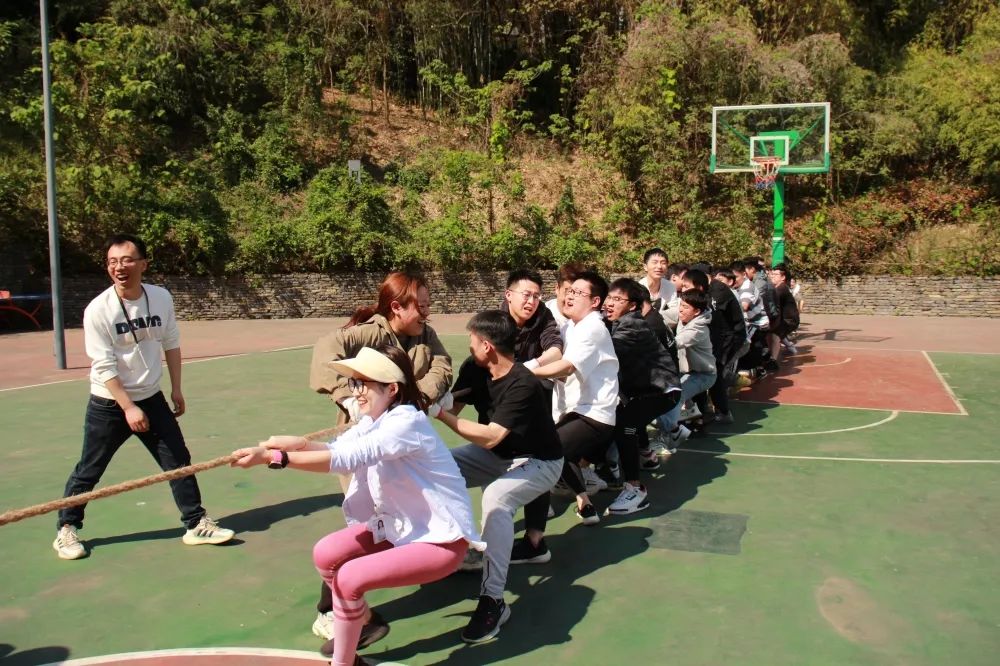 重庆源码时代春季运动会,挥洒激情汗水,舞动青春旋律