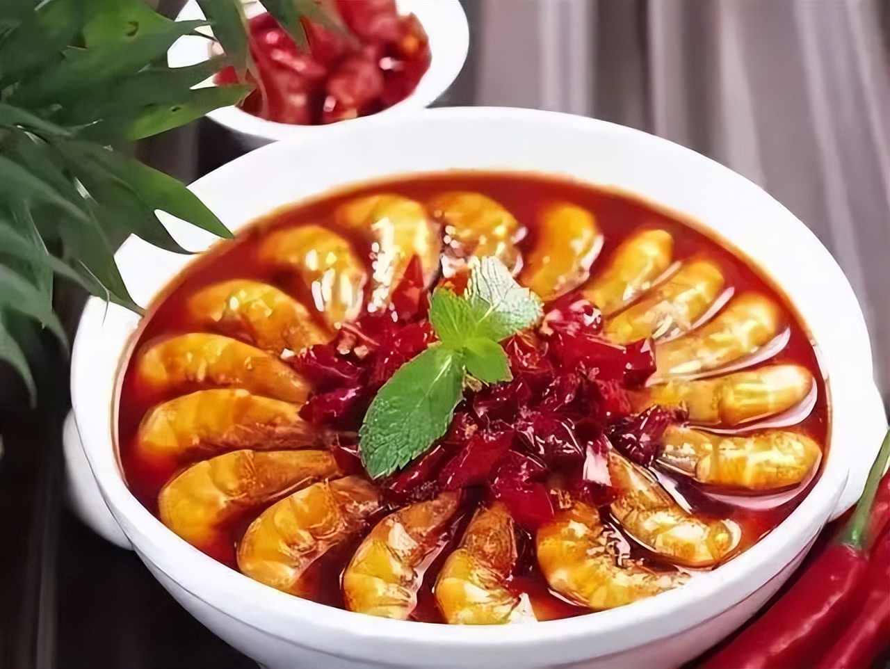 山东大虾头里的虾黄能吃吗,虾头能吃吗去虾线