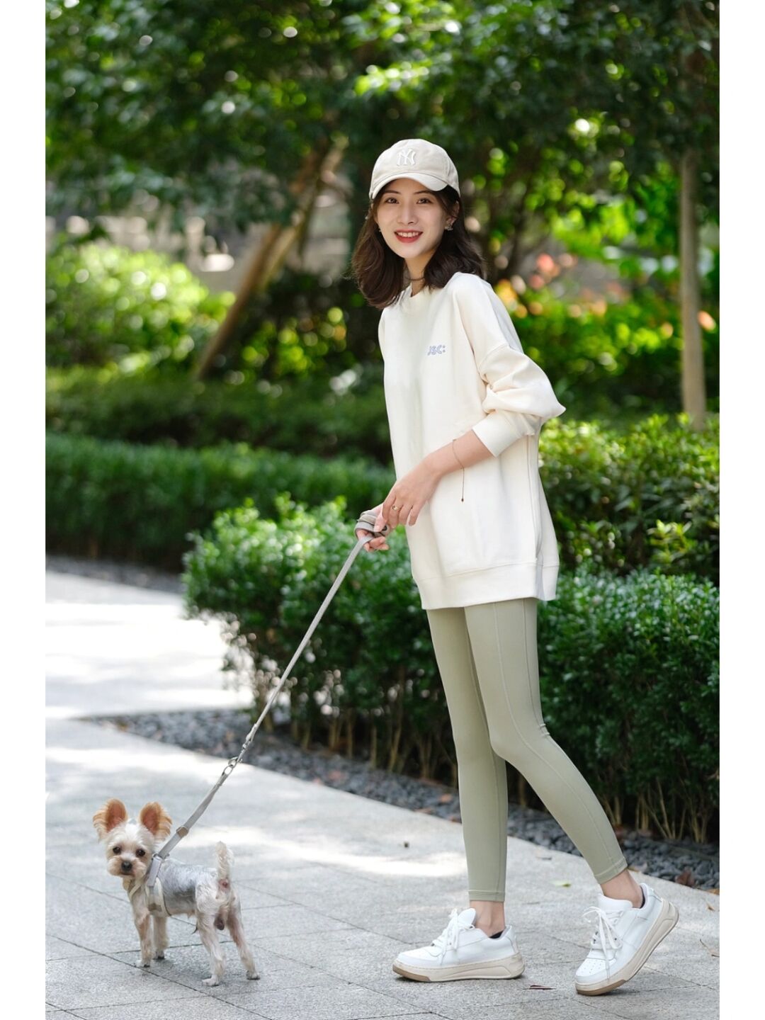 瑜伽裤高腰怎么选择,瑜伽裤到底选紧身还是宽松的好看