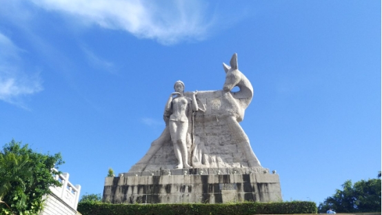 海南三亚租车一般价格一天多少钱,三亚租车电动车和轿车哪个方便