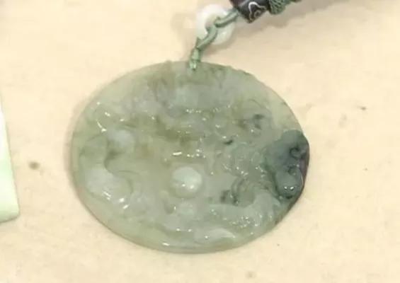 翡翠杀猪盘,抢翡翠骗局杀猪盘