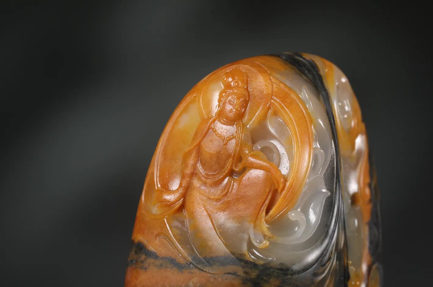 用灯光看玉,看玉要打灯吗