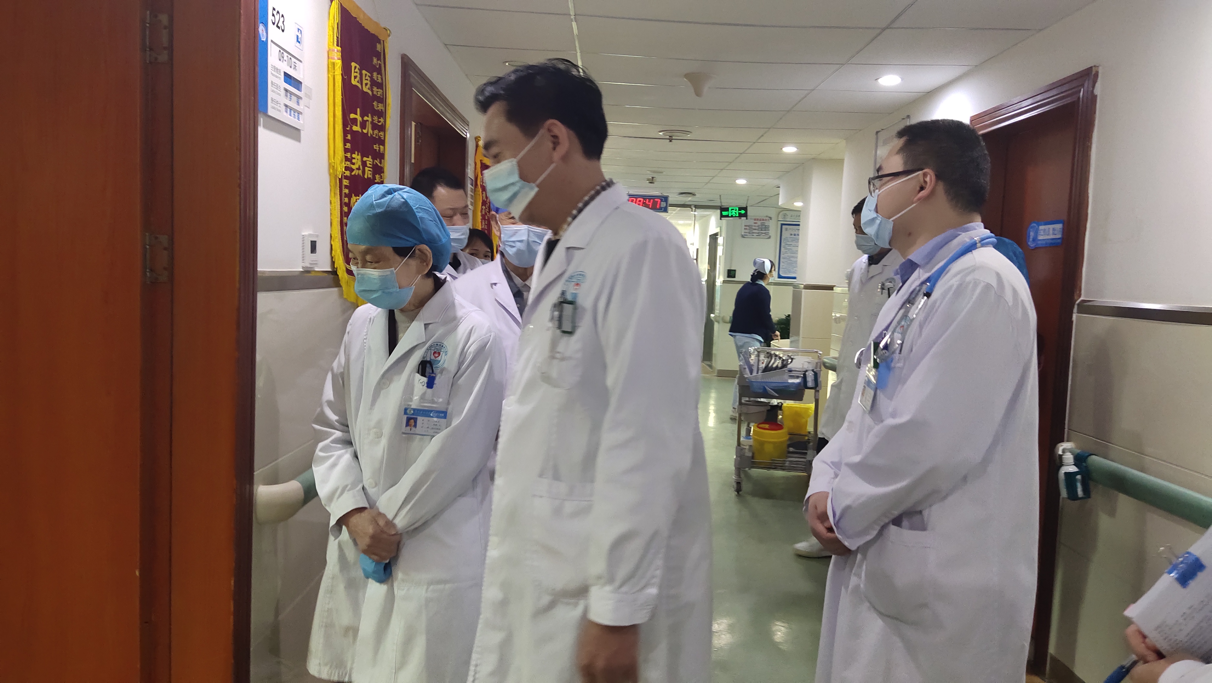 关于癌症治疗的过程,治疗癌症西医比中医贵吗