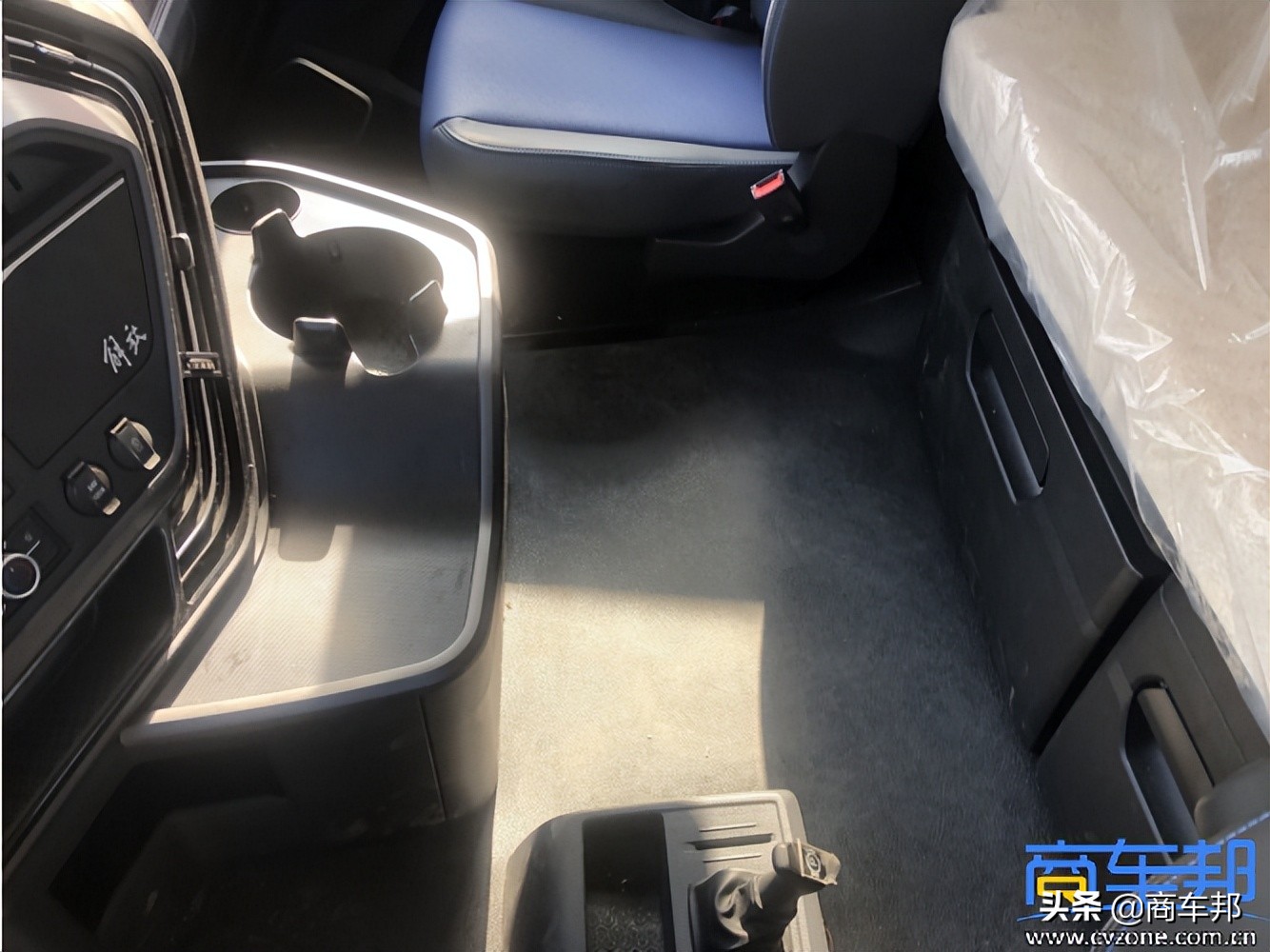 j6v最新款汽车,解放j6v牵引车油耗多少