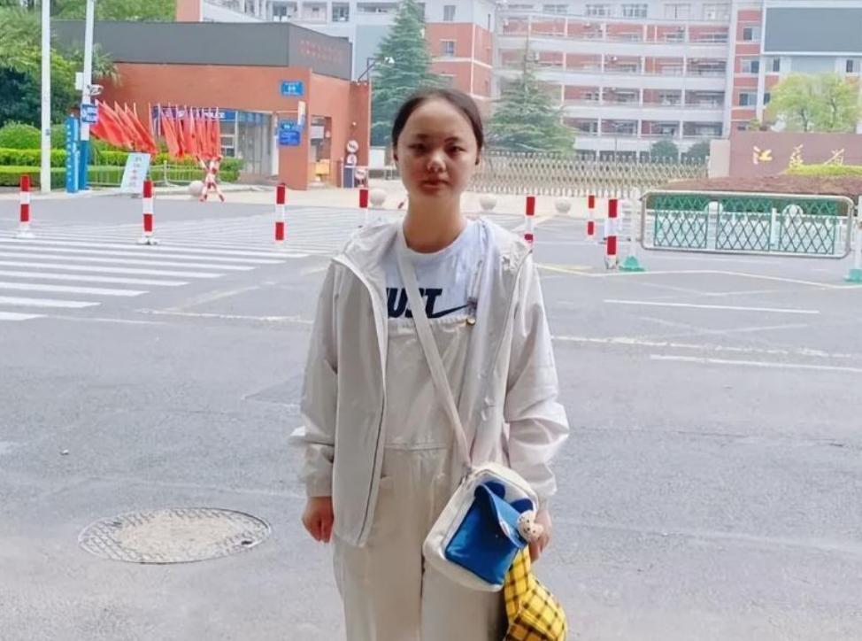 高考状元白湘菱现状,江苏考生白湘菱为什么能去港大