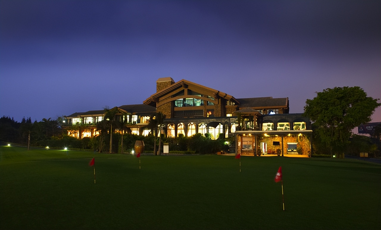 沙漠型球场,国内首创沙漠高尔夫