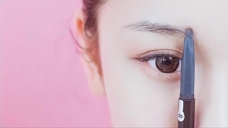 50岁后男人眉毛变长意味着什么,眉毛变长是长寿还是有病