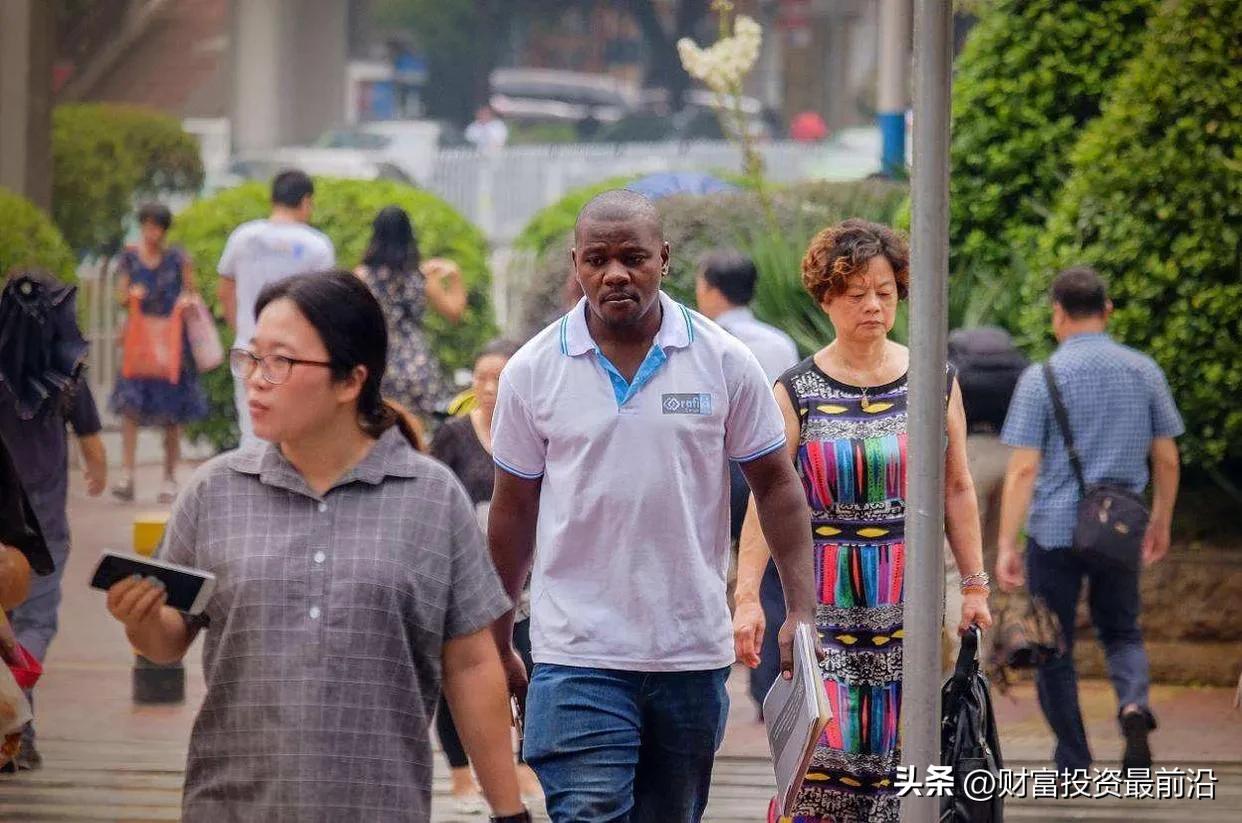 几十万黑人选择“离开”我国？背后原因是什么？大众对此怎么看？