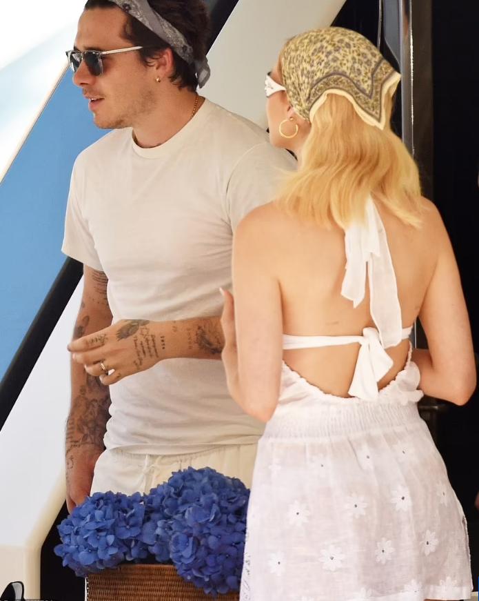 贝嫂承认与儿媳冷战不和,贝嫂跟婆婆闹翻事件视频