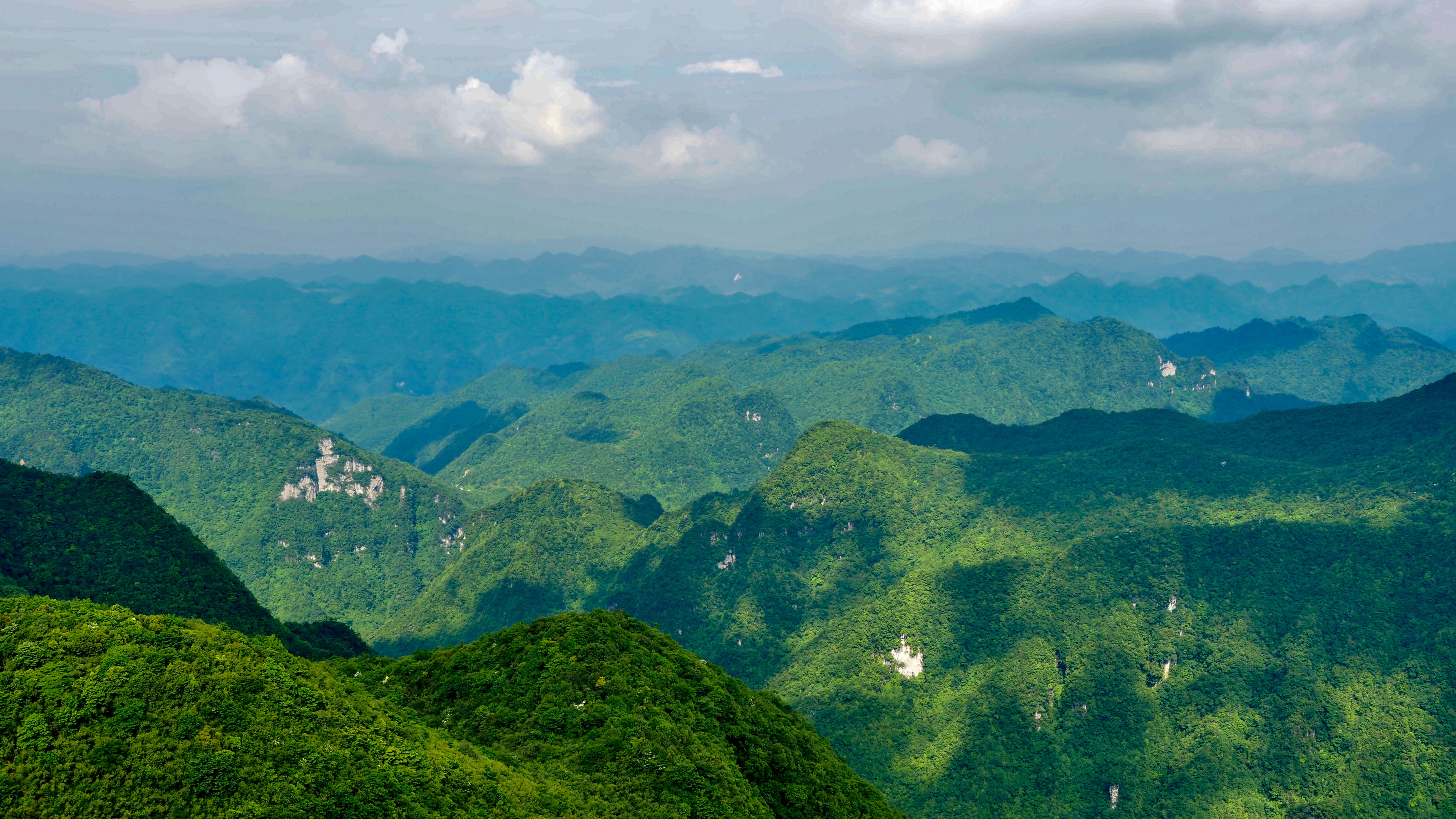 毕节和娄山关哪个适合康养避暑,武隆木根村和娄山关哪里避暑好