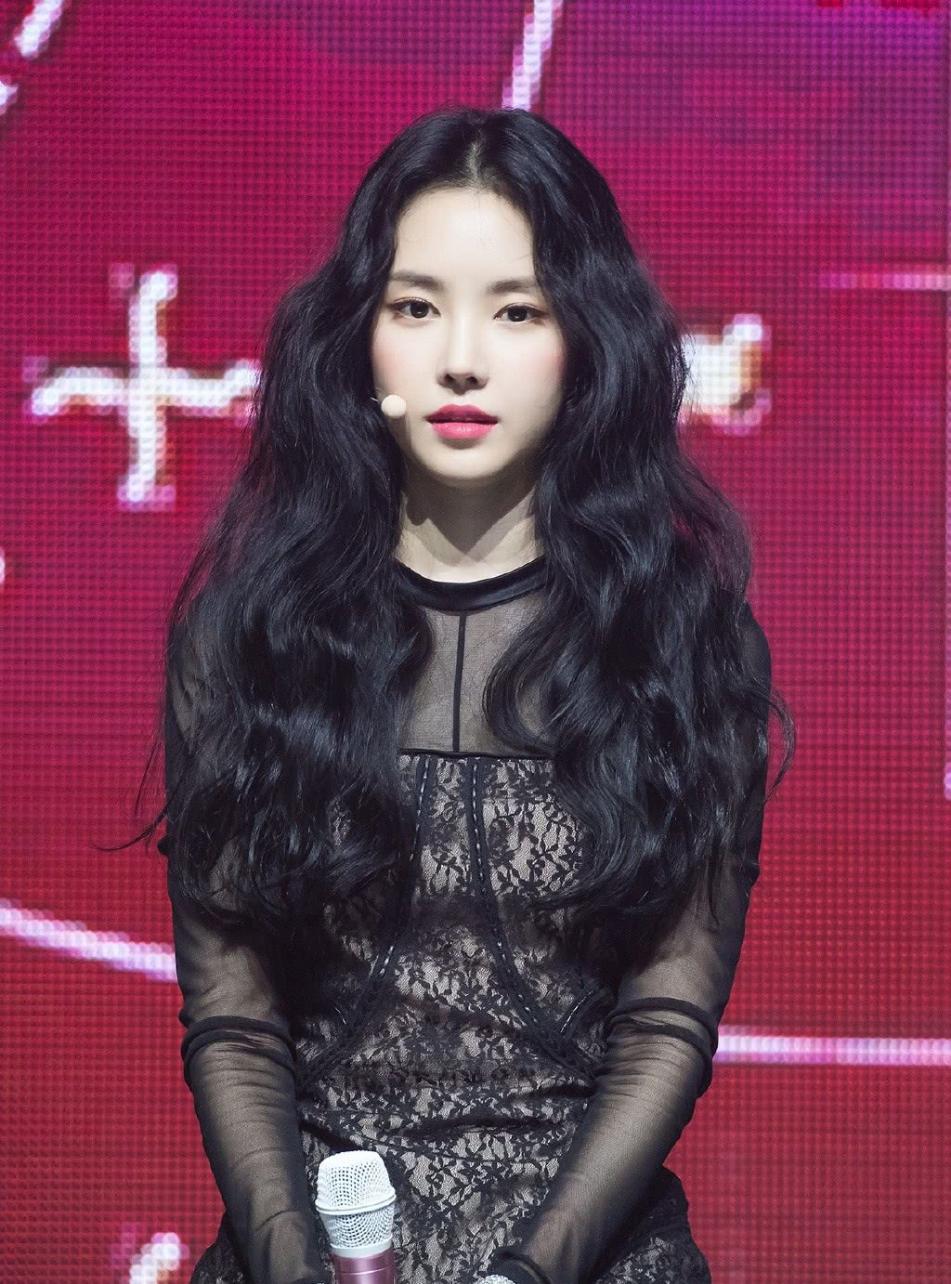 黄头发再染什么颜色能压住黄发,黄皮适合染什么颜色的发色显白