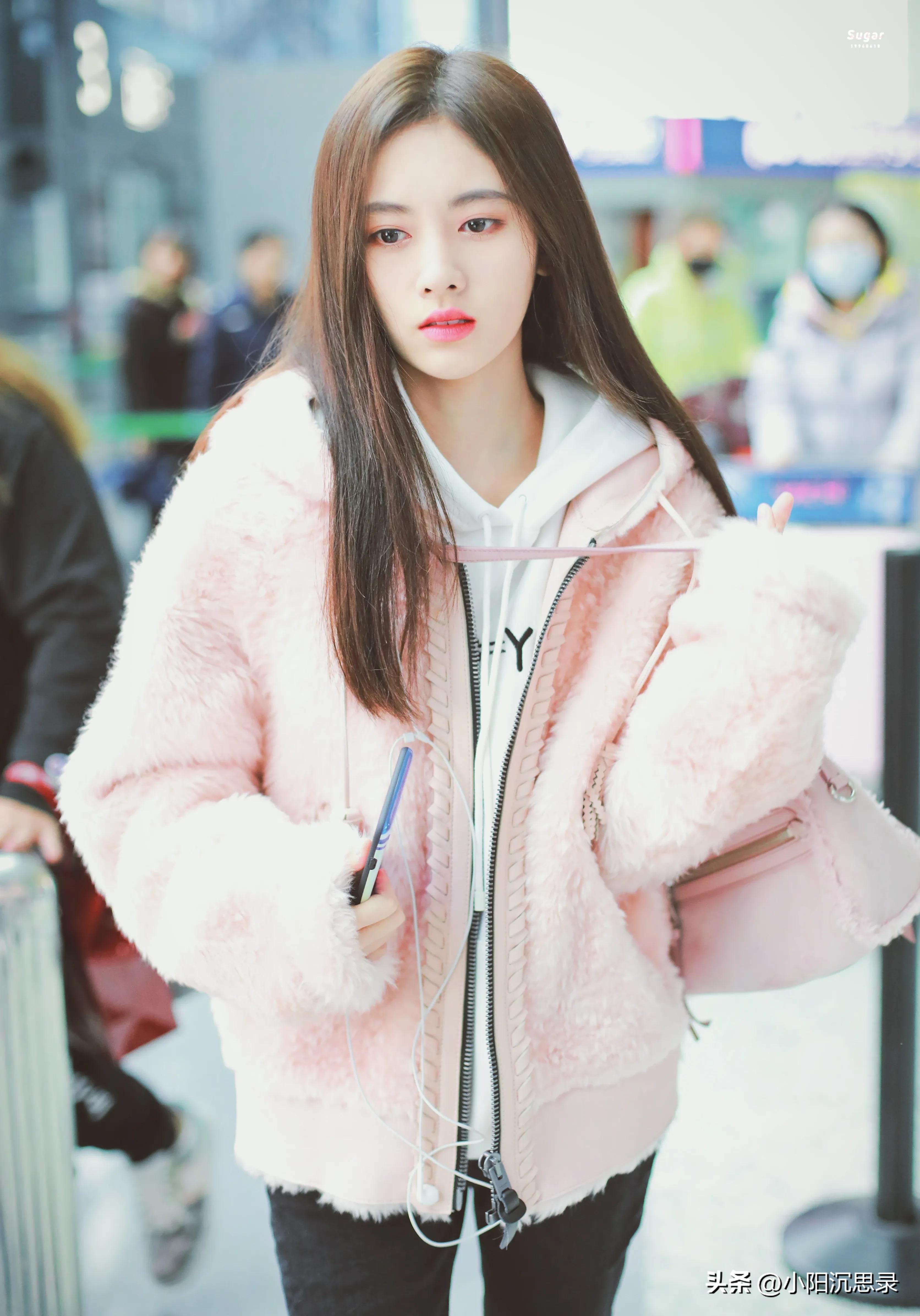 香奈儿迪奥联名包包,最近流行的迪奥包包