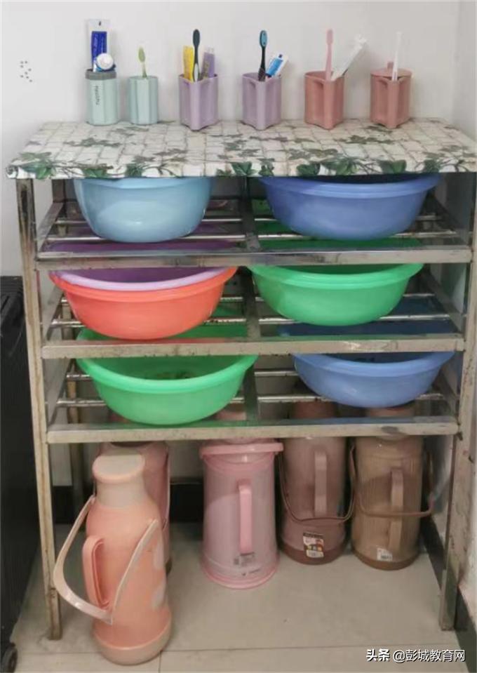 鍚嶅笀浜戦泦,鍚嶅笀鑽熻悆甯堣祫闆勫帤