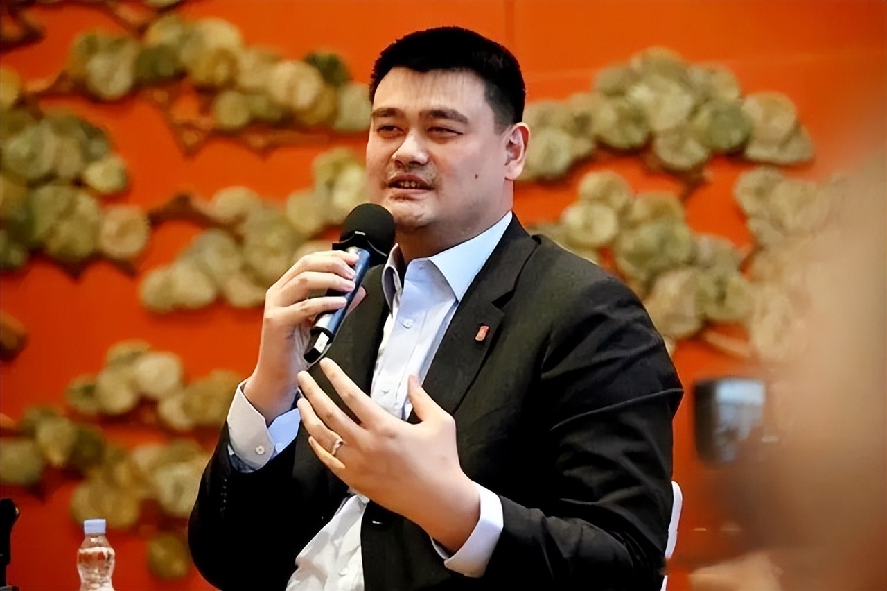 姚明和叶莉年龄,姚明与妻子叶莉