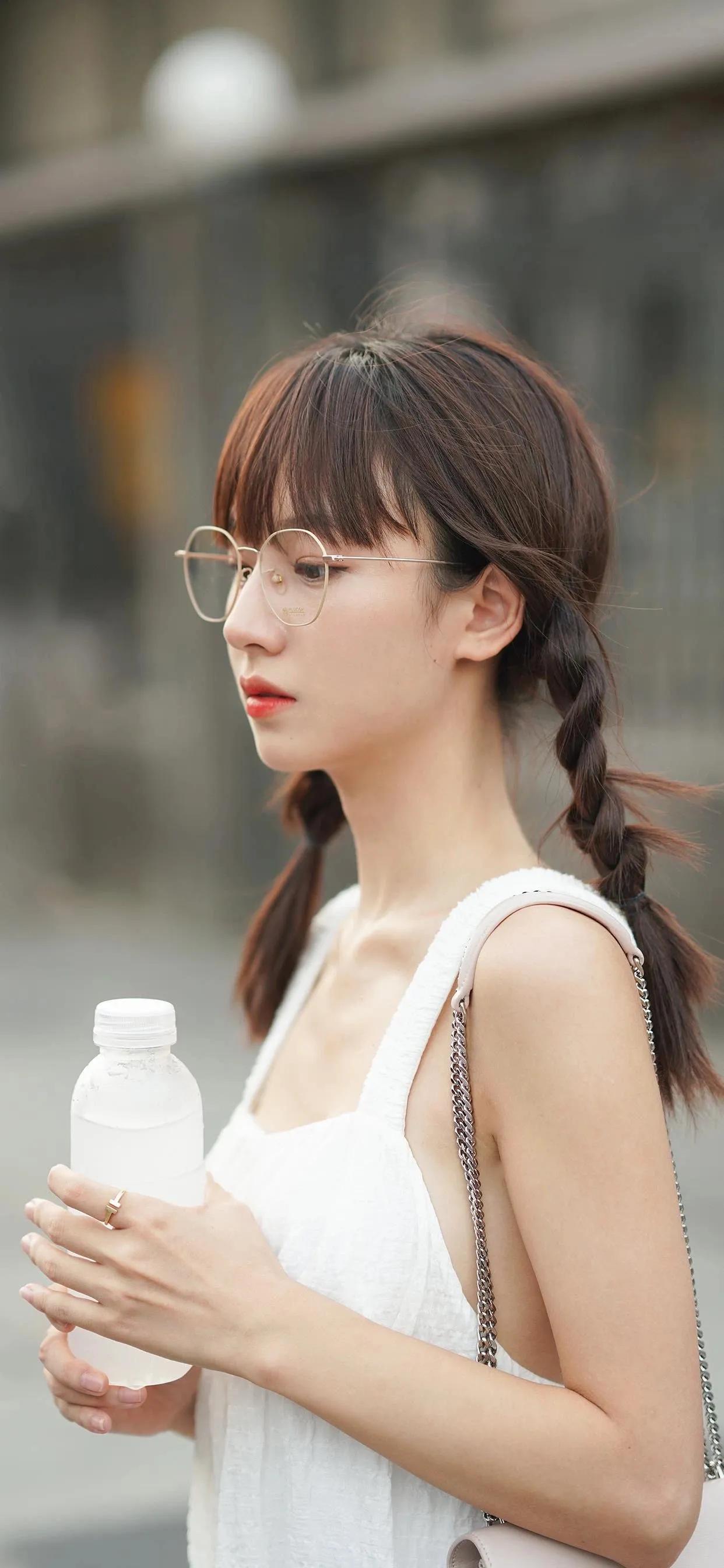 蓝红色美女全屏壁纸,二次元美女壁纸全屏