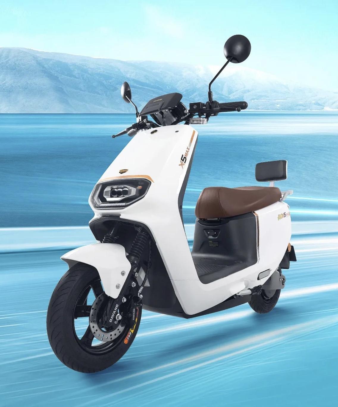 哪款电摩又帅爬坡又强续航又长,电摩2.02秒破百配置