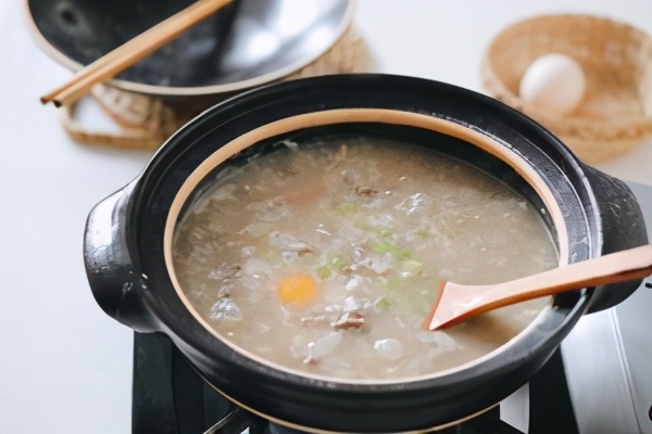 砂锅不溢锅怎么办,砂锅的正确开锅方法不伤手