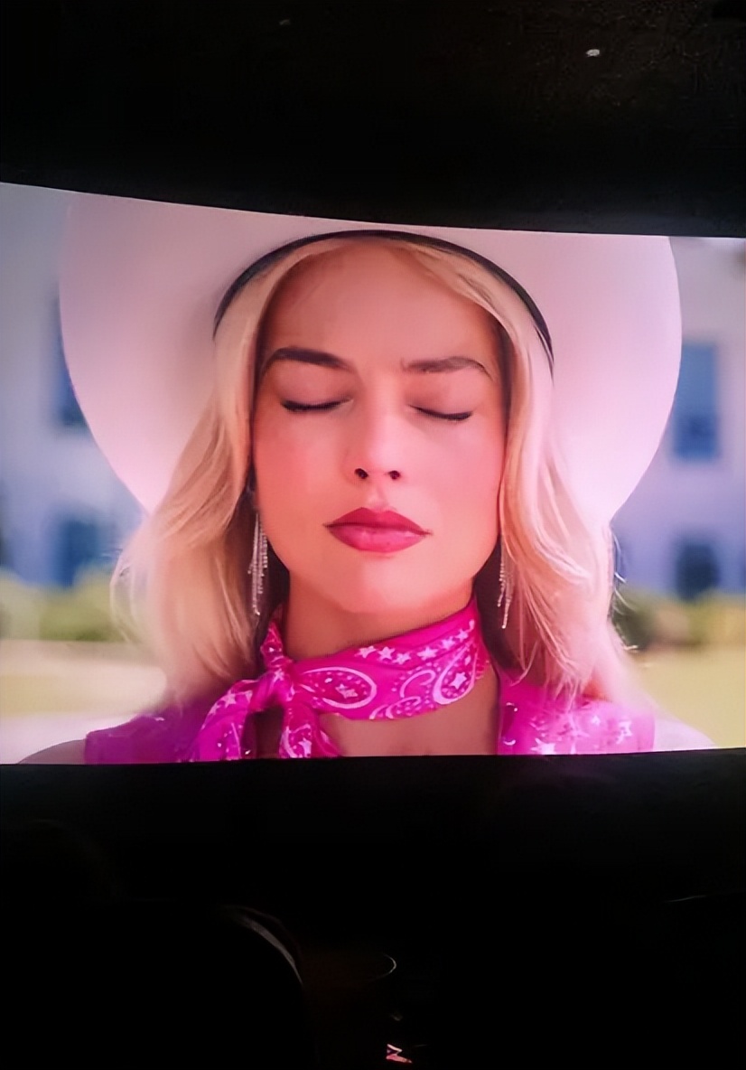 “芭本海默”火遍TikTok，明星网友疯狂整活，连诺兰都不放过？