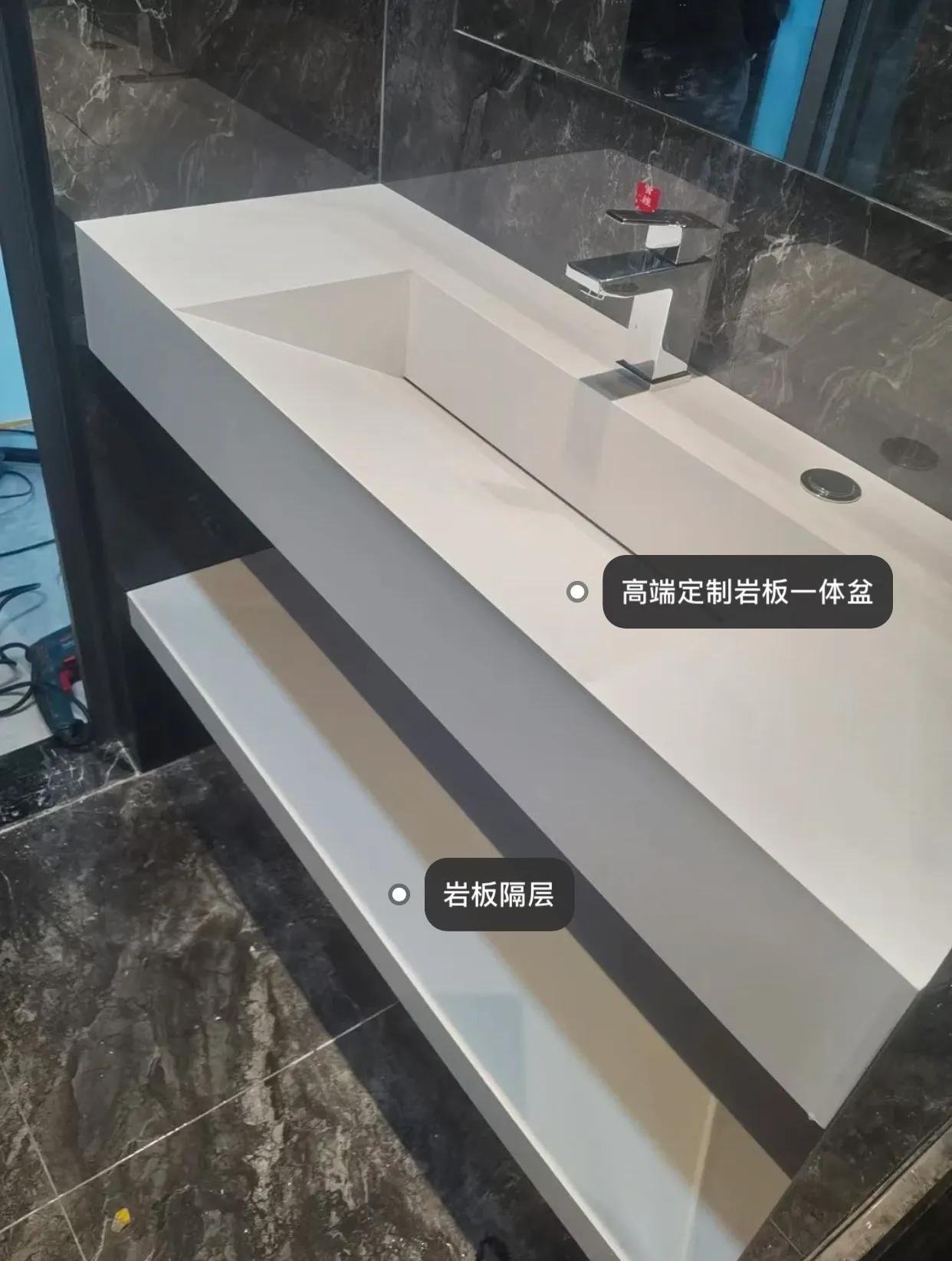 浴室柜一体盆选陶瓷好还是岩板好,浴室柜是用一体陶瓷盆还是大理石