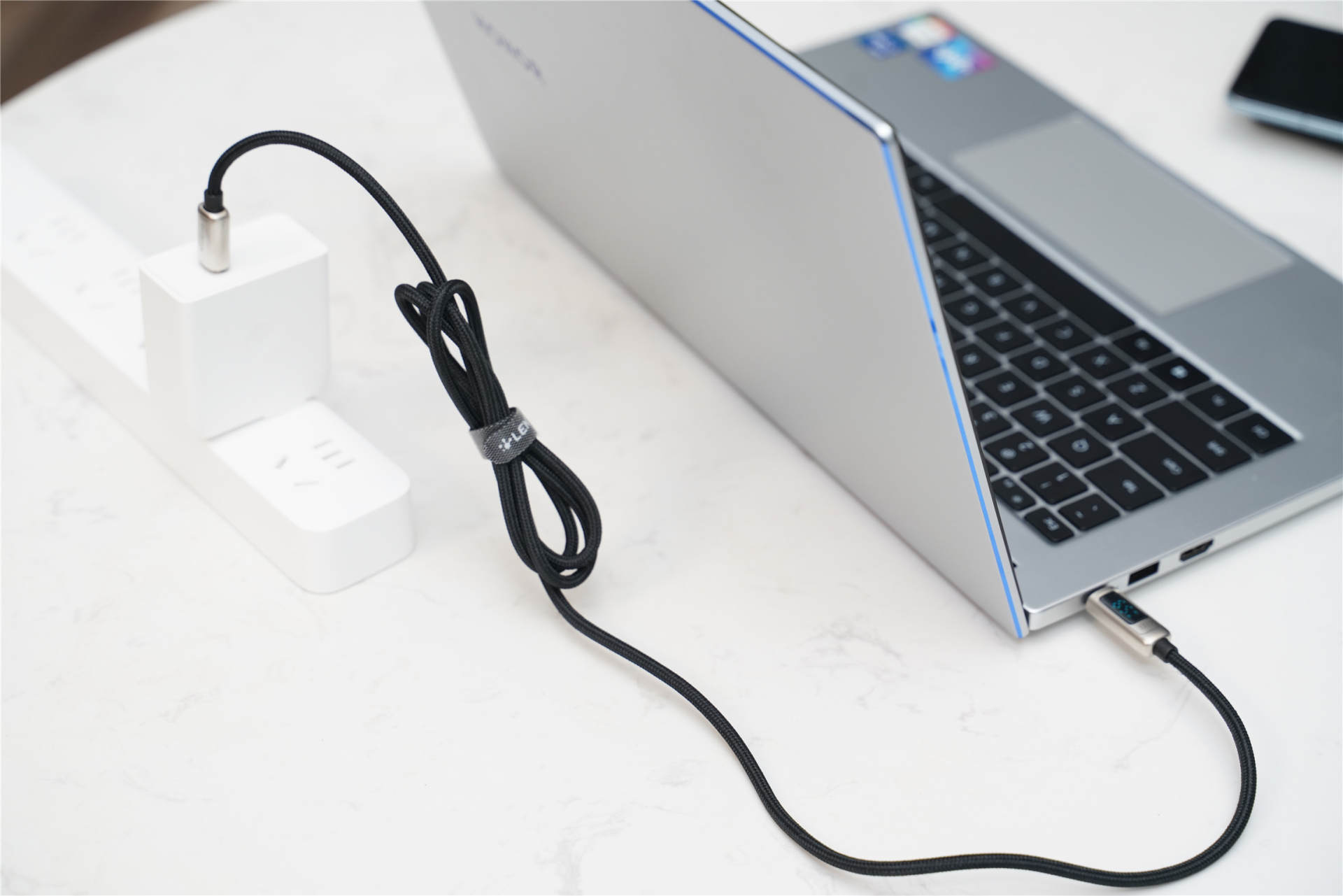 支持多种协议无线快充,aigo多接口快充