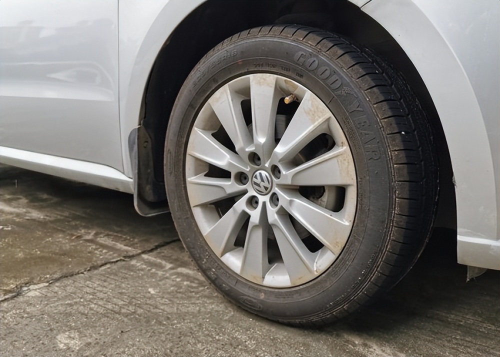 车内空调异味刚换的空调滤芯,车里有异味换空调滤芯管用吗