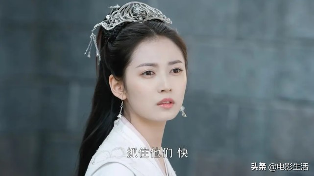 镜双城官宣如何评价李易峰的演技,镜双城李易峰陈钰琪免费完整观看