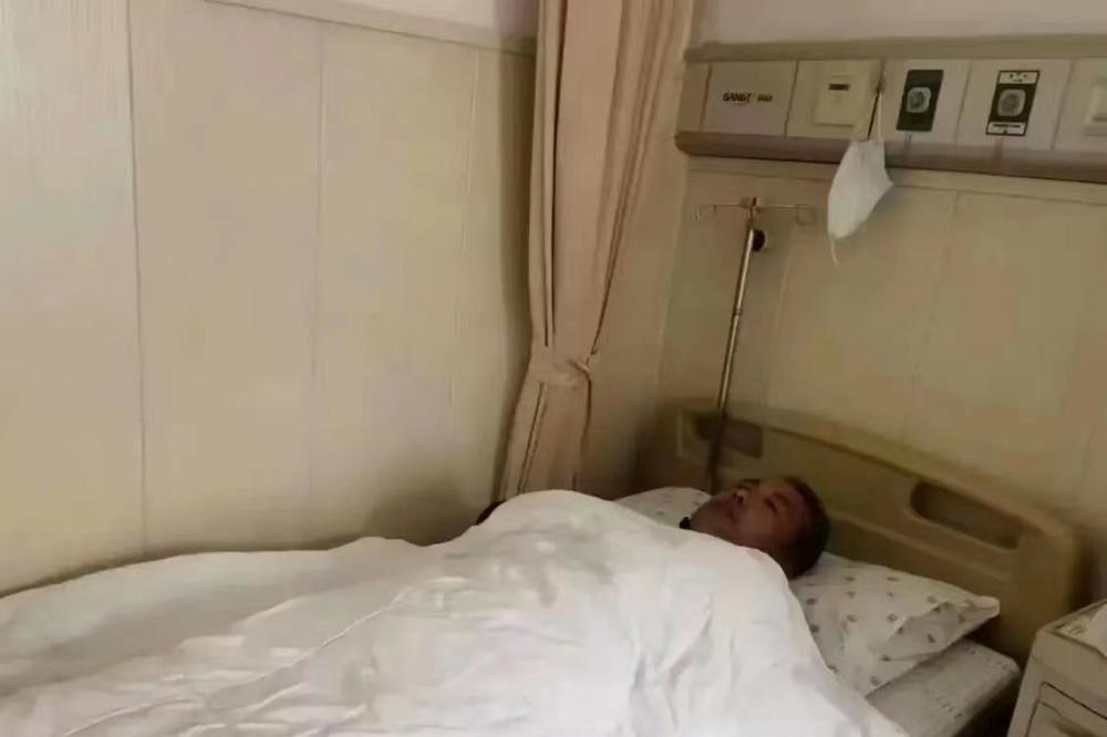 陕西一中学校长被打致尿*禁失**，教育局长喊多人殴打，起因另有隐情