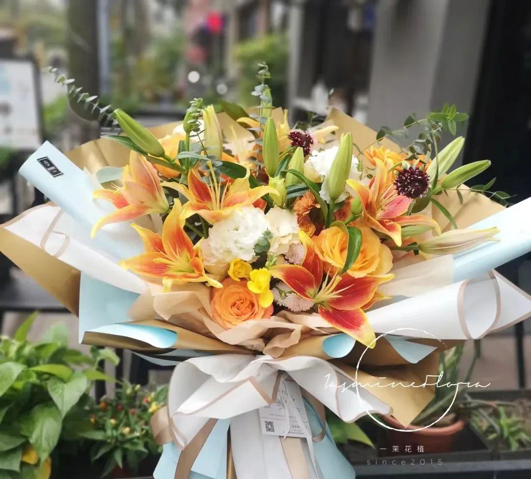 那些没说出口的话就留在心里,那些没说出口的话就藏在心里吧