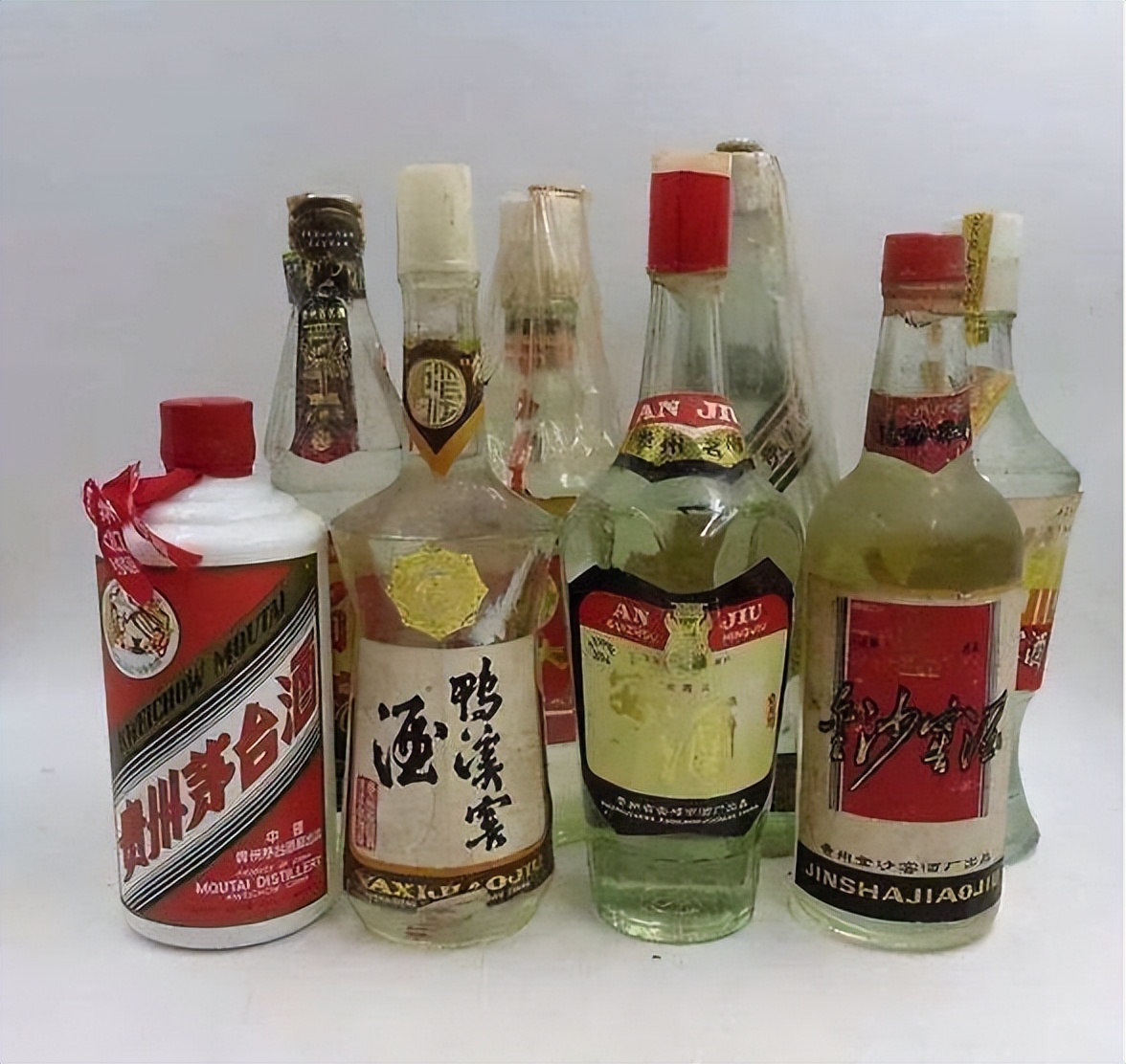 贵州茅台镇十大经典酒,茅台五粮液中国八大名酒