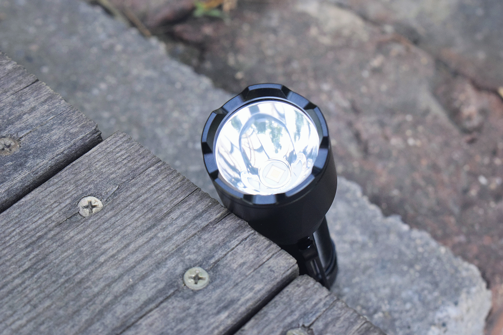 菲尼克斯fenixtk11tac手电速评,菲尼克斯tk75-2018手电评测