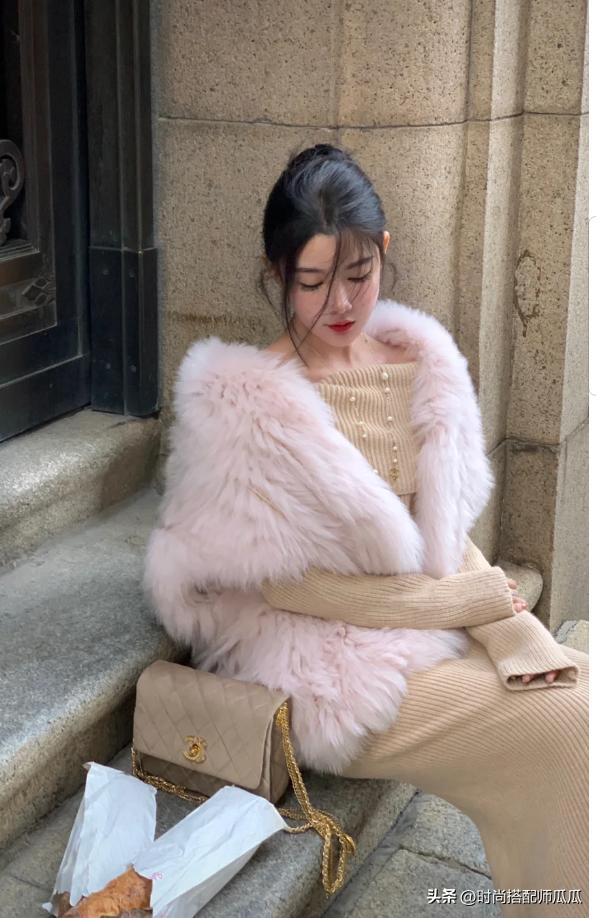 穿皮草显高贵,连帽皮草搭配什么穿好看