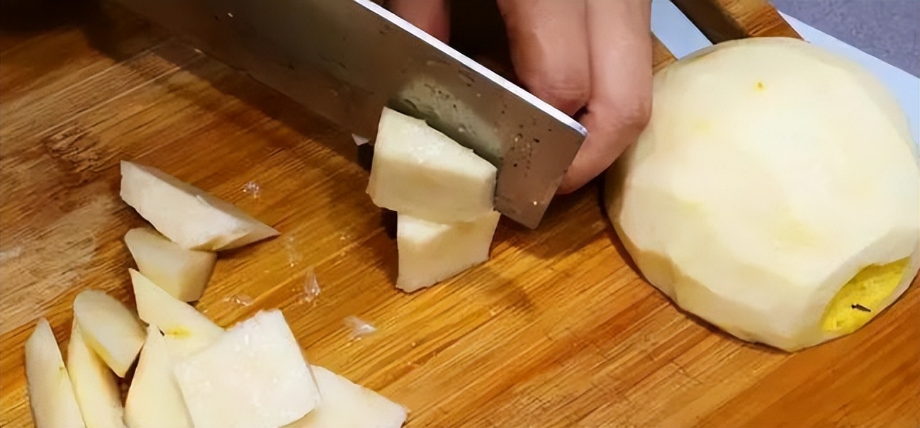 咳出黑痰黄痰白痰分别代表什么,痰是绿色的提示什么病