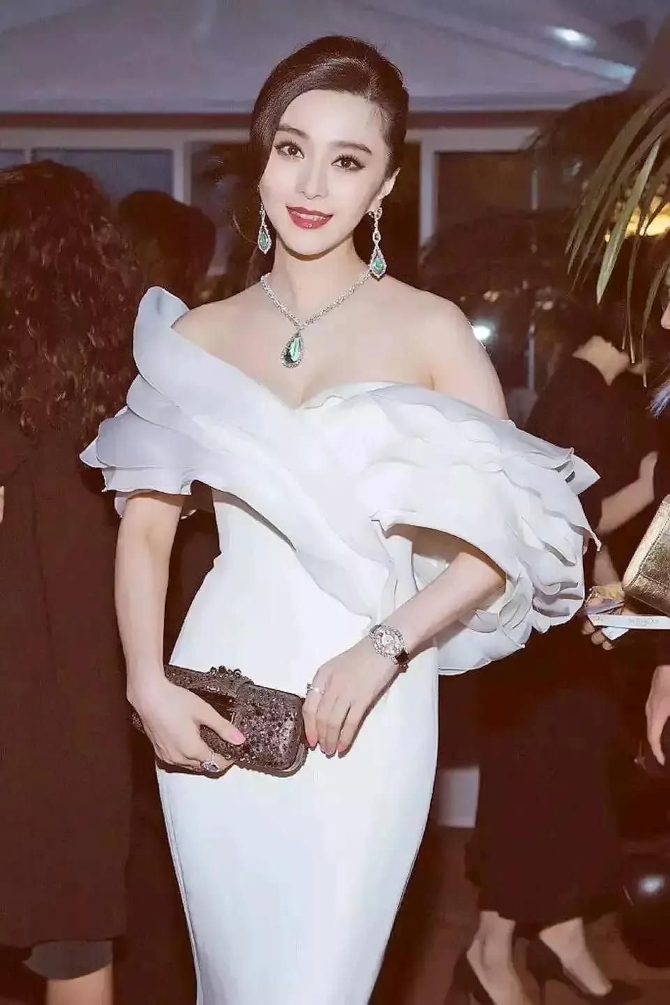 范冰冰在街头照片,范冰冰回归机场街拍阵营