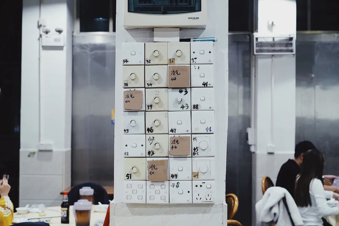 奇了怪了，究竟是什么宝地让广州老饕们也净爱往这钻？