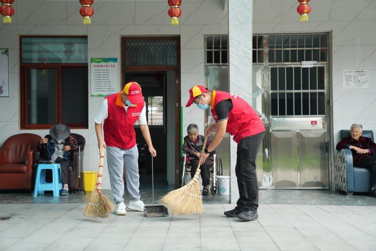 电网公司重阳节慰问离退休干部,电网重阳节