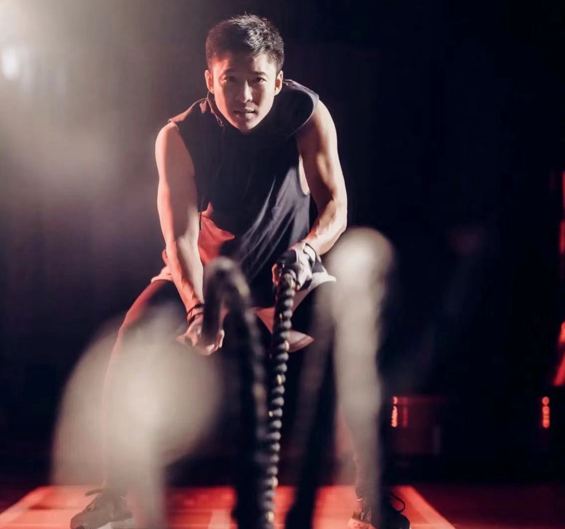 霍启刚发文“诉苦”:约晶晶看演唱会,却因儿子要考试遭太太拒绝