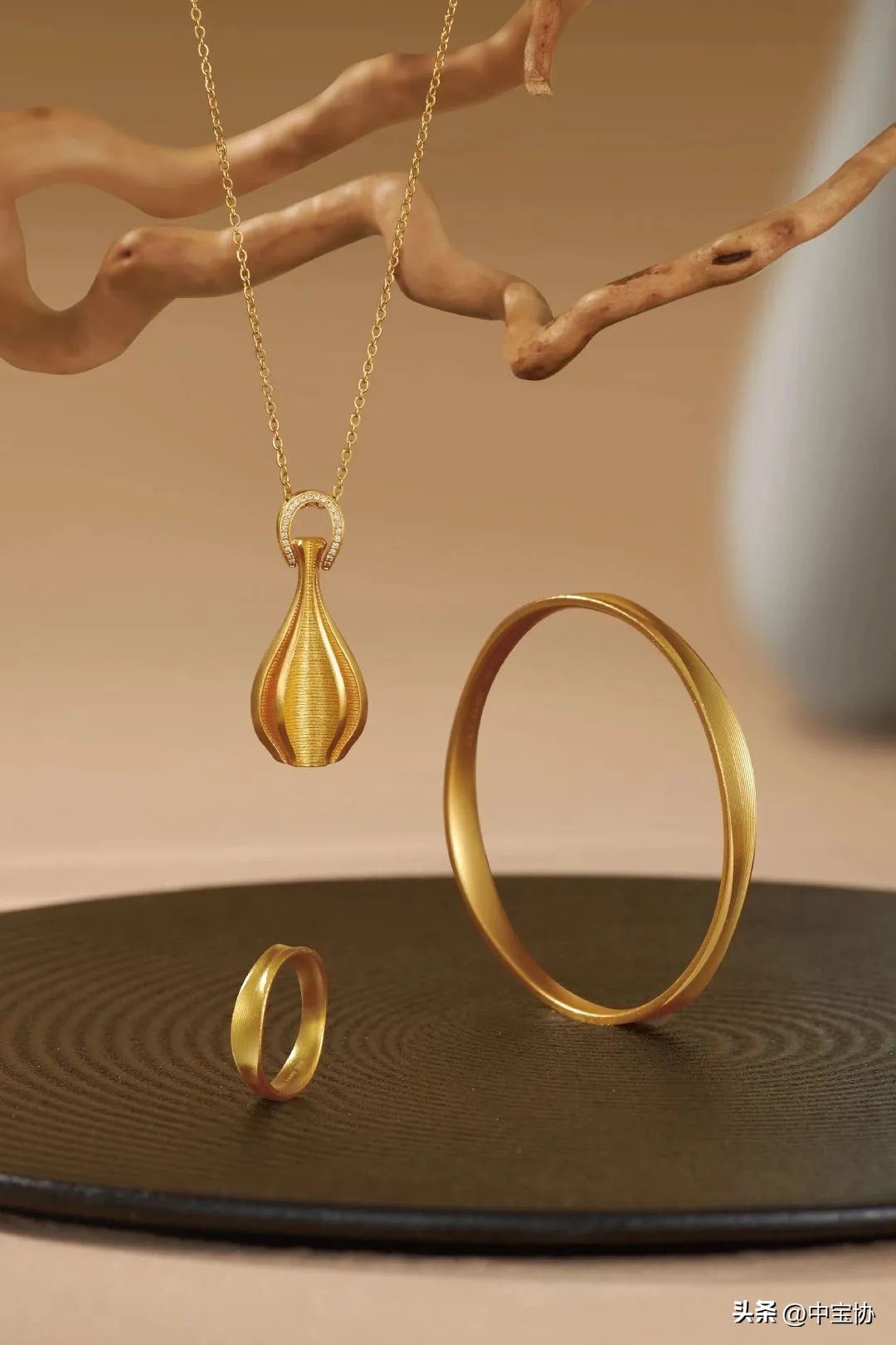 老庙携明星产品亮相诸暨，传递东方生活美学