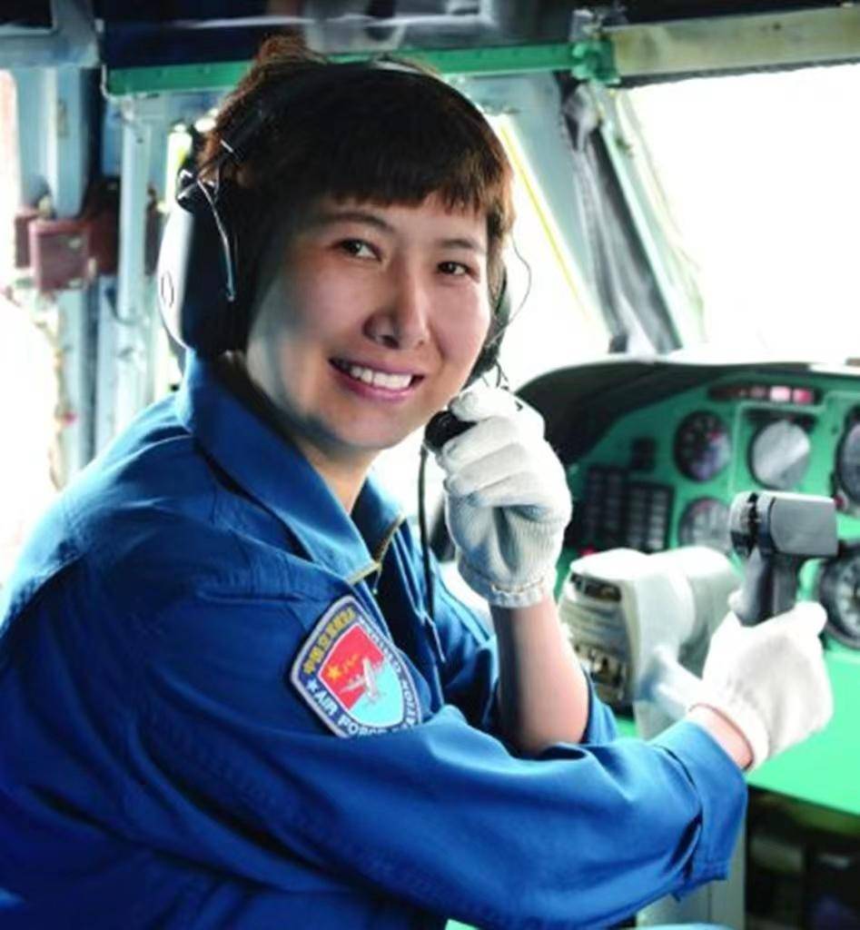 为什么飞行员都要很高,为什么飞行员的军衔都很高呢