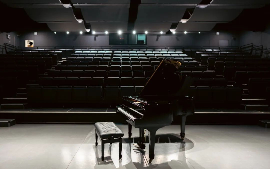 这所学校用百老汇式的高规格表演艺术教育滋养孩子的精神世界