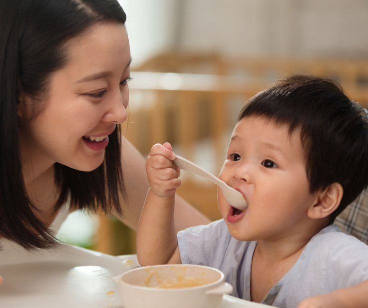 孩子吃饭慢做事拖拉怎么办,孩子在幼儿园吃饭慢怎么跟老师说
