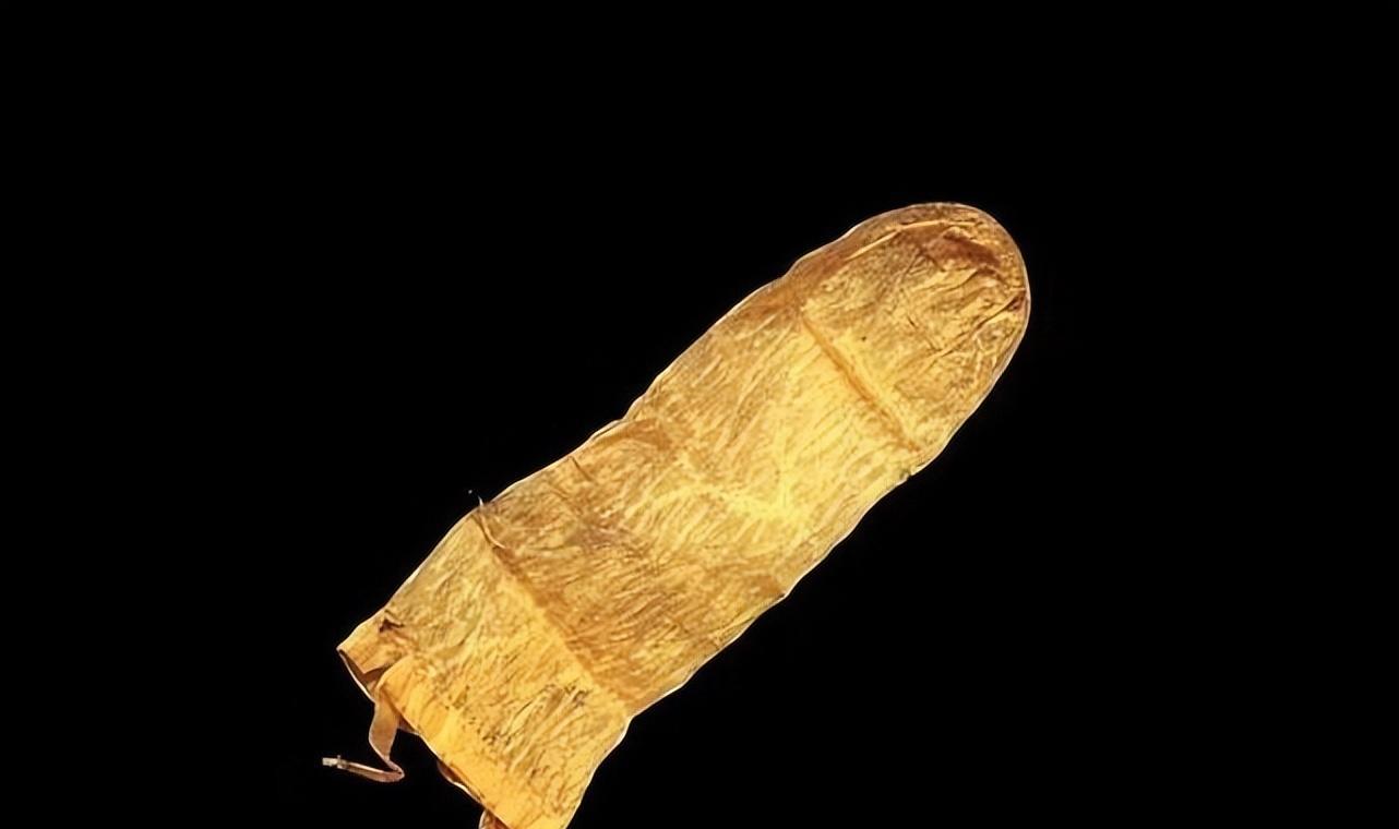 15个荒诞实事：印度征收“乳房税”，阴道里长了“一颗牙”