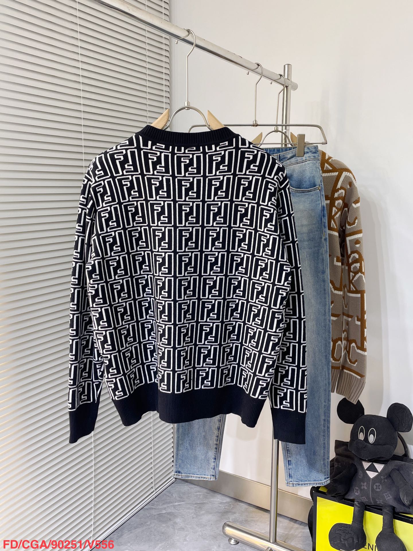 fendi芬迪全皮限量款大象灰花,芬迪fendi毛衣
