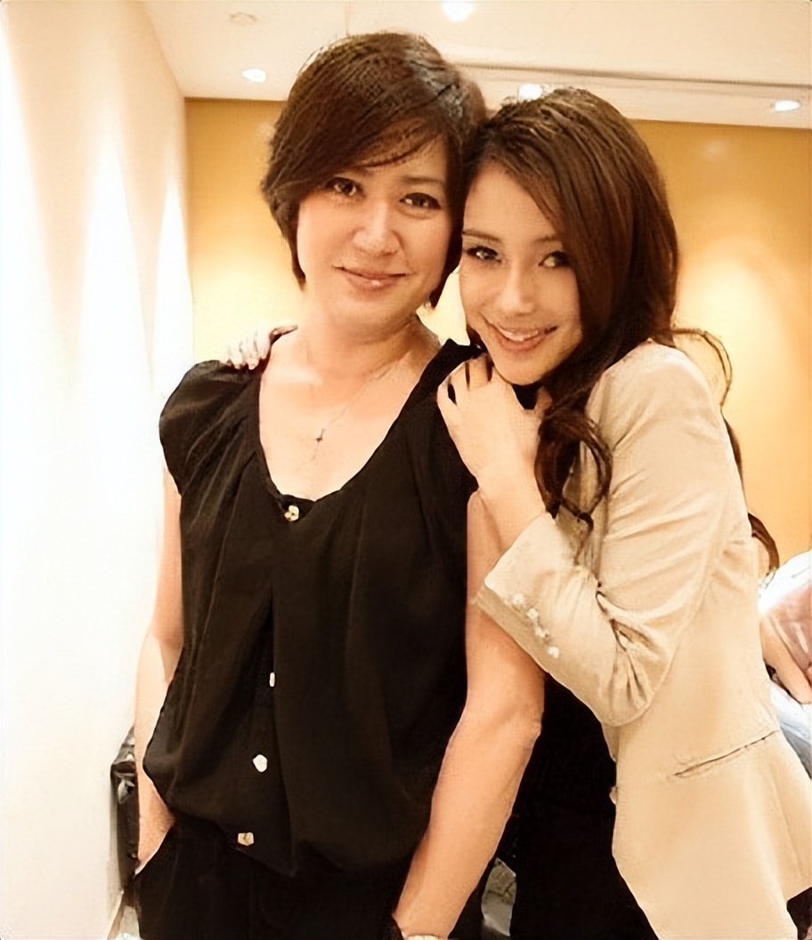 杨颖早期嫩模发言,杨颖离婚后资源一落千丈