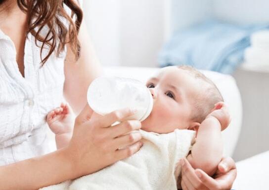 平胸的妈妈能哺乳吗,平胸哺乳期会变很大吗