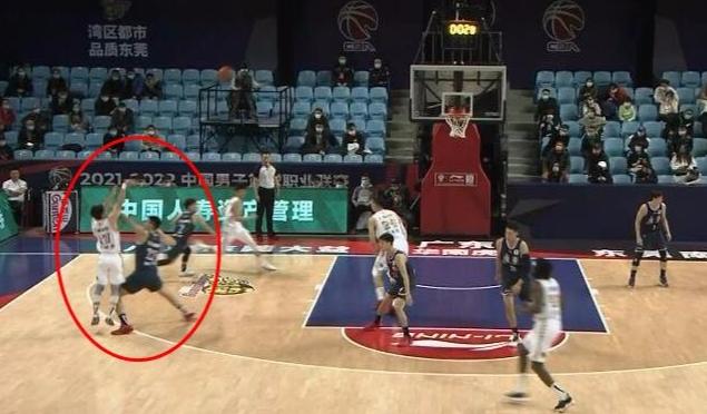 曾繁日垫脚孙铭徽,孙铭徽和曾繁日冲突视频