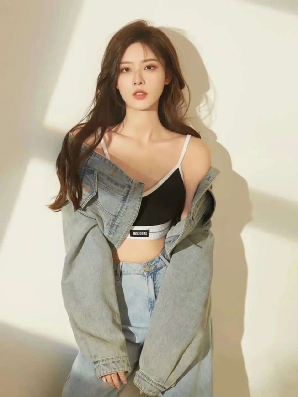 2018发色显肤色白又低调的发色,浅发色和深发色哪个更低调