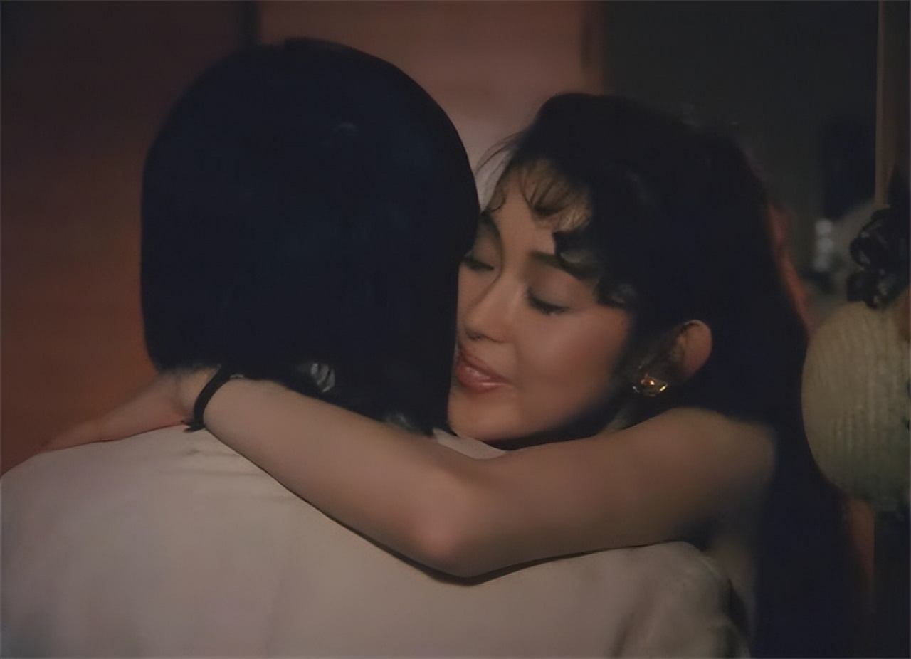 1974年，河北一村支书与村妇通奸17年后毒害其夫，案发300人寻尸